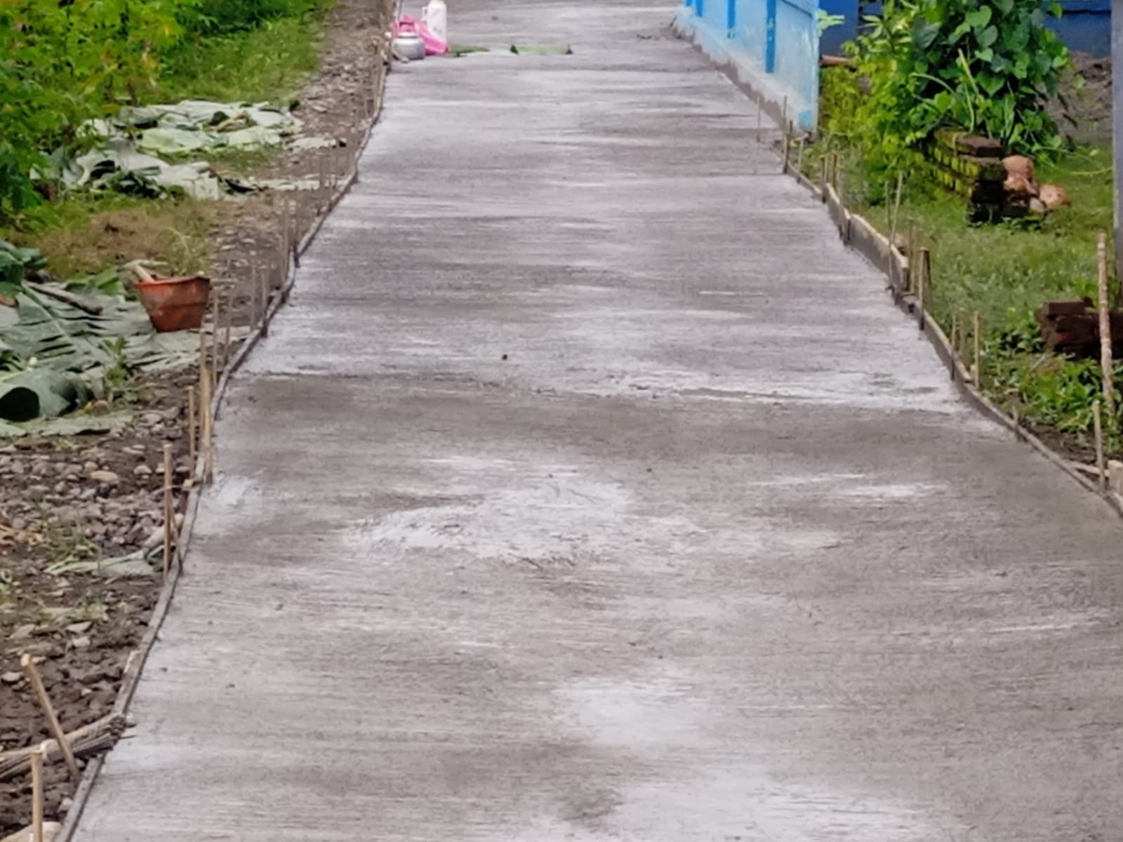 Pembangunan Rabat Beton Desa Puloerang Tingkatkan Akses Warga 